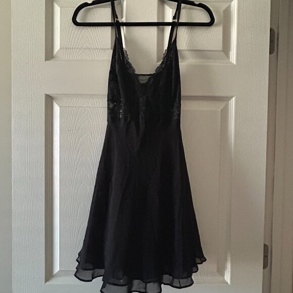 Soma Lace Cut Out Chemise Size Large  Black Sheer Bust Adjustable Straps - Picture 5 of 11